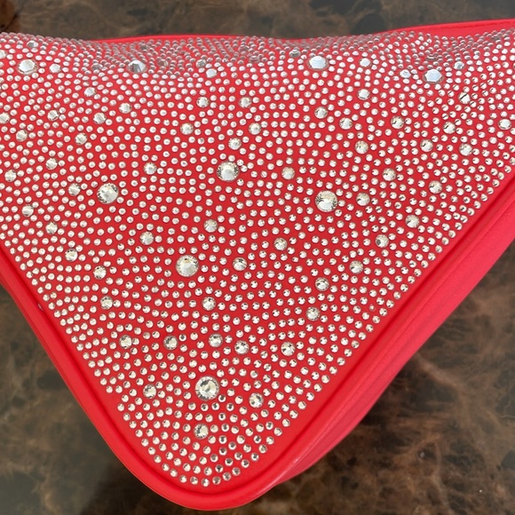 Wild Fable Coral Rhinestone Triangle Crossbody Bag Chain Adjustable Strap NEW - Picture 6 of 13